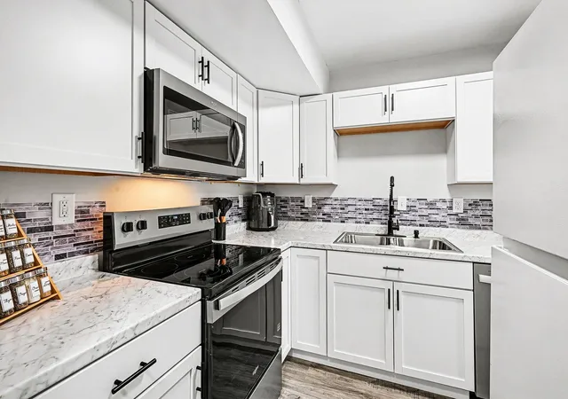 5th image of 3407 Kenbrooke Ct, Kalamazoo, MI 49006 | MLS# 66026000365