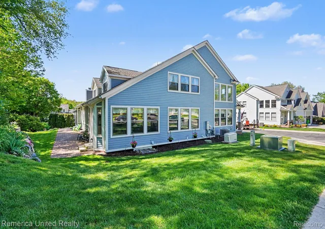 5th image of 301 River Wood Trl Trl, Milford, MI 48381 | MLS# 20261001780