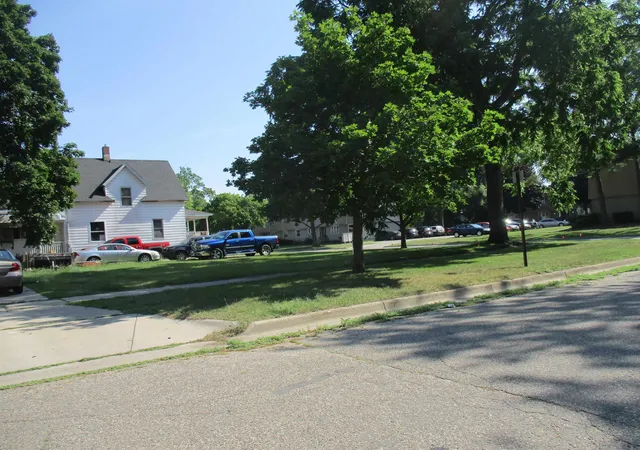 2nd image of 427 E Downie St, Alma, MI 48801 | MLS# 79080064741
