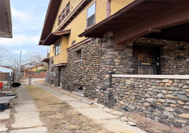 Photo 3 of Single family home for sale at 107 Mclean St, Highland Park, MI 48203 | MLS# 20261001950 | Listing updated on 2026-08-27