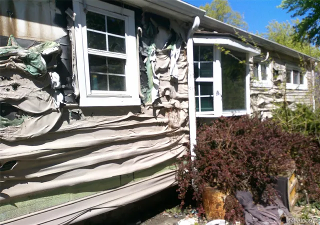 Photo 3 of Single family home for sale at 3710 Kellar Ave, Flint, MI 48504 | MLS# 20261002147 | Listing updated on 2026-09-15