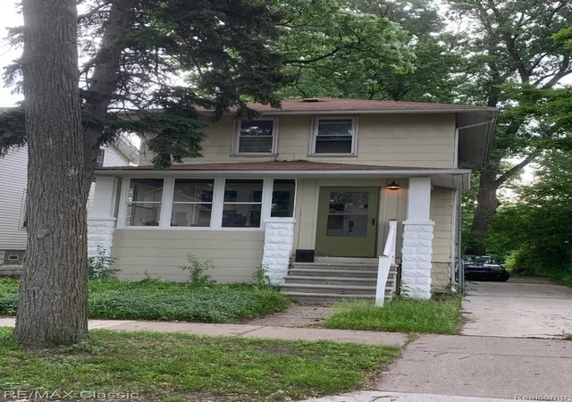 1st image of 300 Baker St, Royal Oak, MI 48067 | MLS# 20261002154