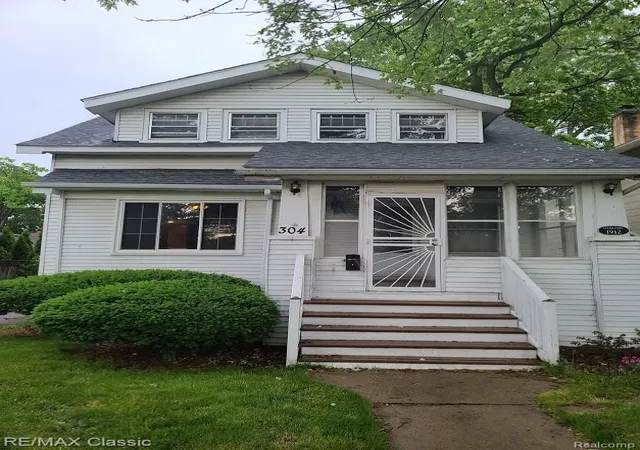 4th image of 304 Baker St, Royal Oak, MI 48067 | MLS# 20261002161