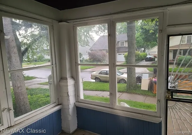 5th image of 304 Baker St, Royal Oak, MI 48067 | MLS# 20261002161