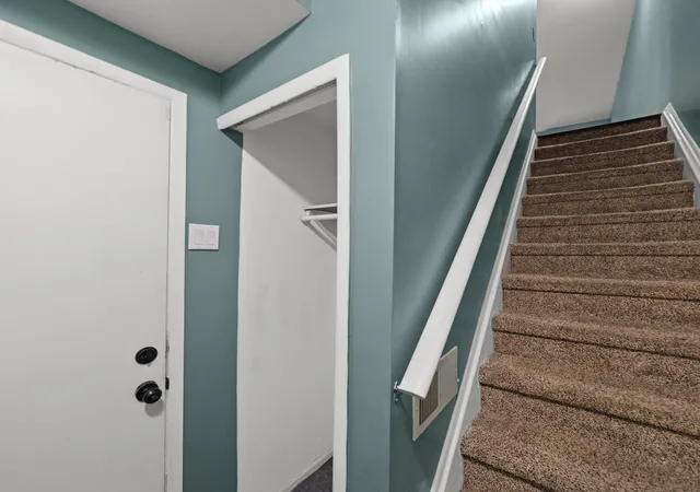 Listing Photo 5 - Condo for sale in building located at 245 Lake Vlg Dr, Walled Lake, MI 48390