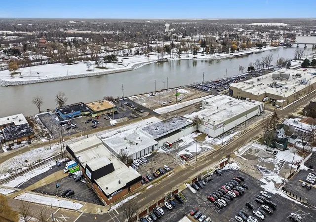 2nd image of 916 N Niagara St, Saginaw City Saginaw, MI 48602 | MLS# 61050197500