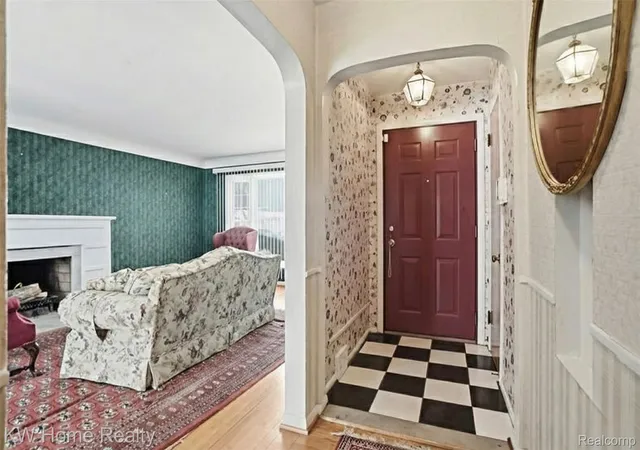 Photo 4 of Single family home for sale at 18635 San Diego Blvd, Lathrup Village, MI 48076 | MLS# 20261003015 | Listing updated on 2026-09-24