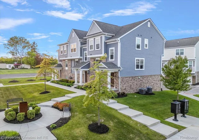 4th image of 4953 Treeside Ln, Troy, MI 48098 | MLS# 20261003104