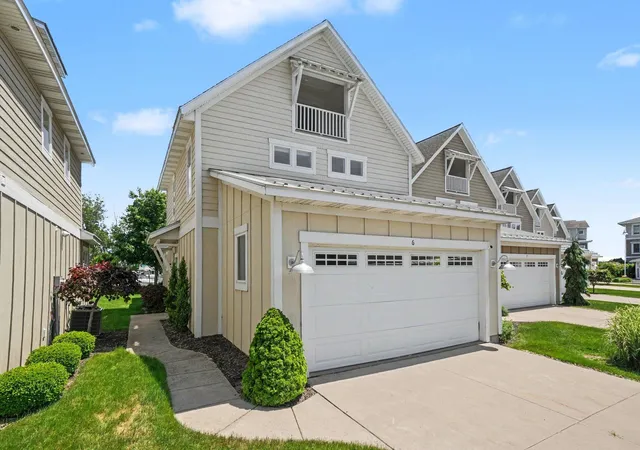 2nd image of 920 W Savidge St #6, Spring Lake, MI 49456 | MLS# 71026001901