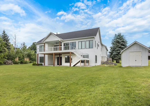 Photo 4 of Single family home for sale at 504 S E Silver Lake Rd, Traverse City, MI 49685 | MLS# 78080064868 | Listing updated on 2026-09-07