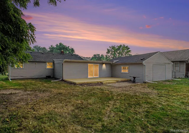3rd image of 5104 Esta Dr, Flint, MI 48506 | MLS# 20261003314