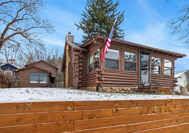 Photo 2 of Single family home for sale at 146 W Crooked Lake Dr, Kalamazoo, MI 49009 | MLS# 66026001958 | Listing updated on 2026-09-17