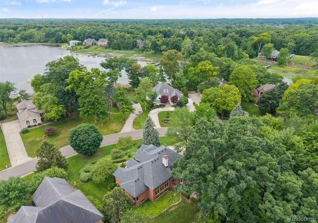 58th image of 260 Forest Crest Dr, Commerce Township, MI 48390 | MLS# 20261003433