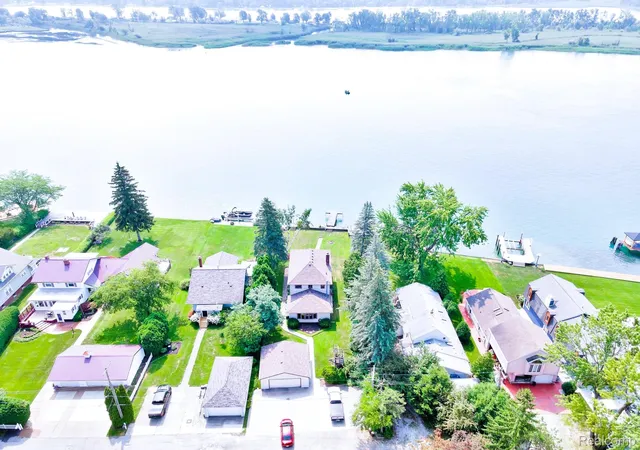 Photo 2 of Single family home for sale at 429 Edgewater, Algonac, MI 48001 | MLS# 20261003646 | Listing updated on 2026-08-27