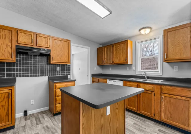 5th image of 2340 E Mosherville Rd, Jonesville, MI 49250 | MLS# 53026002206