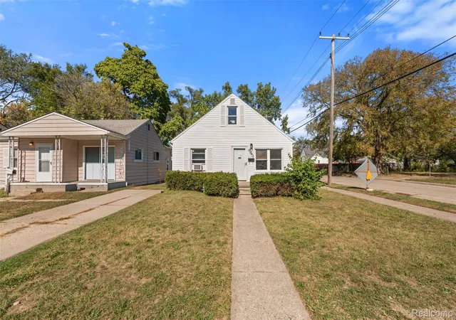 Photo 2 of Single family home for sale at 12863 Couwlier Ave, Warren, MI 48089 | MLS# 20261003937 | Listing updated on 2026-09-14