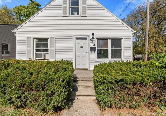 Photo 4 of Single family home for sale at 12863 Couwlier Ave, Warren, MI 48089 | MLS# 20261003937 | Listing updated on 2026-09-14