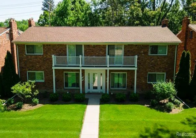 Listing Photo 3 - Condo for sale in building located at 516 Neff Ln, Grosse Pointe, MI 48230