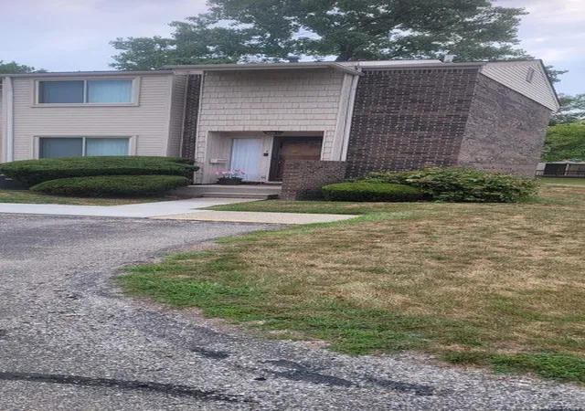 Photo 1 of Condo for sale at 1 Fredericksburg Towne St #1, Southfield, MI 48075 | MLS# 20261004077 | Listing updated on 2026-09-12