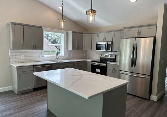 Photo 3 of Single family home for sale at 200 Heritage Park Pl, Traverse City, MI 49685 | MLS# 78080064974 | Listing updated on 2026-07-31
