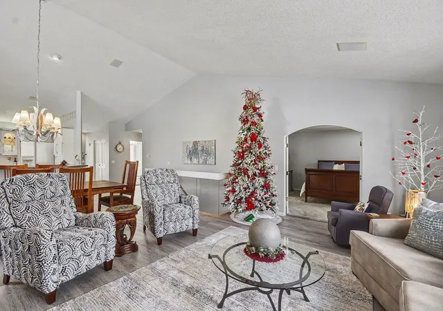 Listing Photo 5 - Condo for sale in building located at 5620 W Spring Knl Dr, Bay City, MI 48706