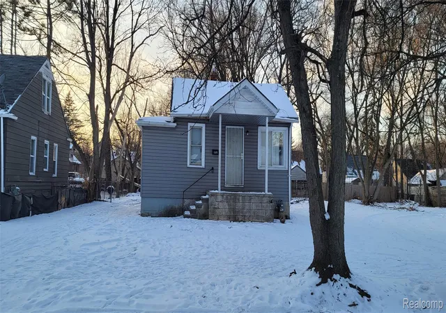 2nd image of 15481 Patton St, Detroit, MI 48223 | MLS# 20261004521
