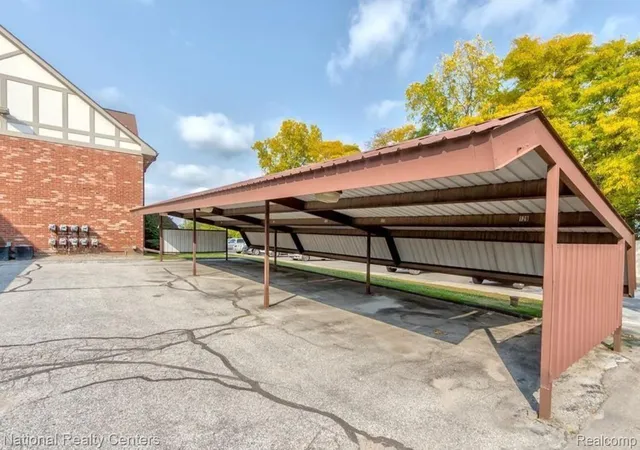 Homes for sale in Southfield City Oakland, MI | 30260 Southfield Rd Road, Southfield City Oakland, MI 48076 | Houzeo