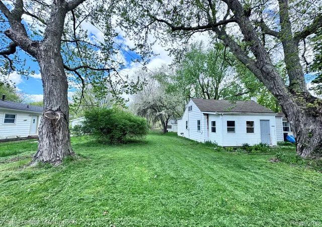 Homes for sale in Lansing City Ingham, MI | 4928 Hughes Rd, Lansing City Ingham, MI 48910 | MLS# 20261004581