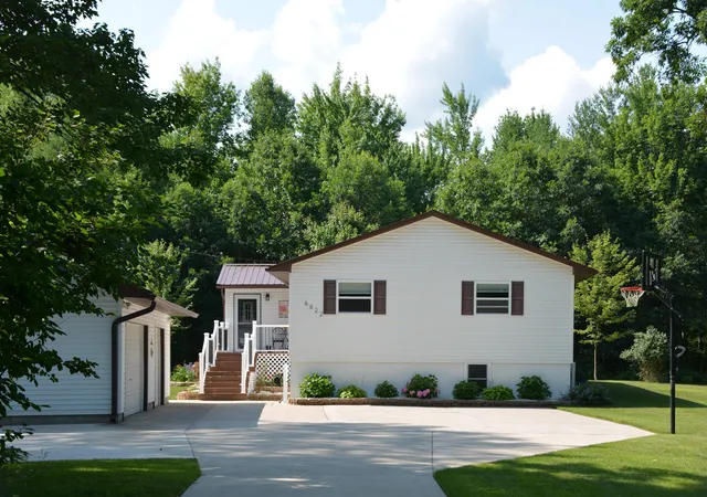 3rd image of 6622 Walton Rd, Kingsley, MI 49649 | MLS# 78080065006