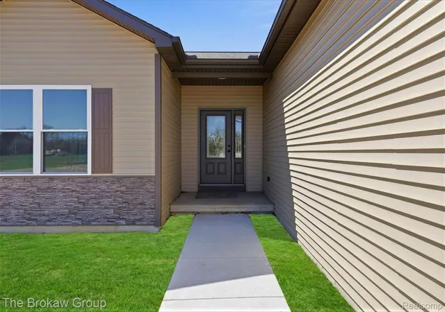 3rd image of 3365 Meadowridge Ct, Richfield Township Genesee, MI 48423 | MLS# 20261005396