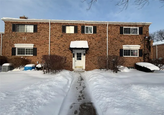 Homes for sale in Bloomfield Hills, MI | 671 E Fox Hills Dr, Bloomfield Hills, MI 48304 | MLS# 20261005503