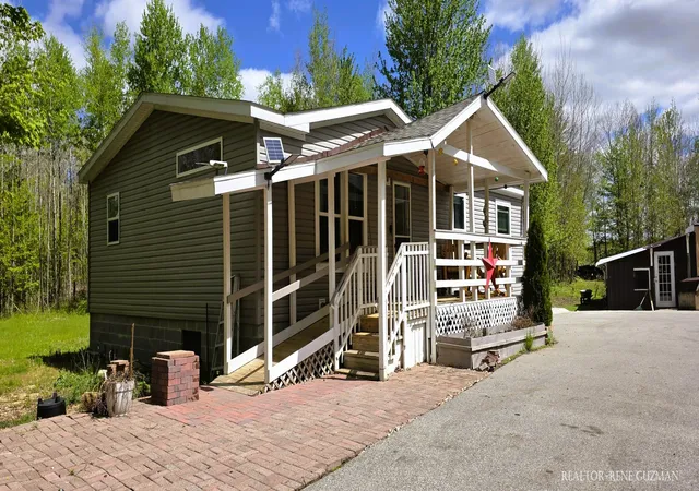 27th image of 2815 E Monroe St, White Cloud, MI 49349 | MLS# 65026003186