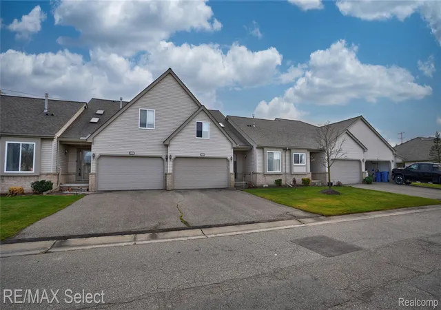 Listing Photo 4 - Condo for sale in building located at 24004 Wilson St, Grand Blanc, MI 48439