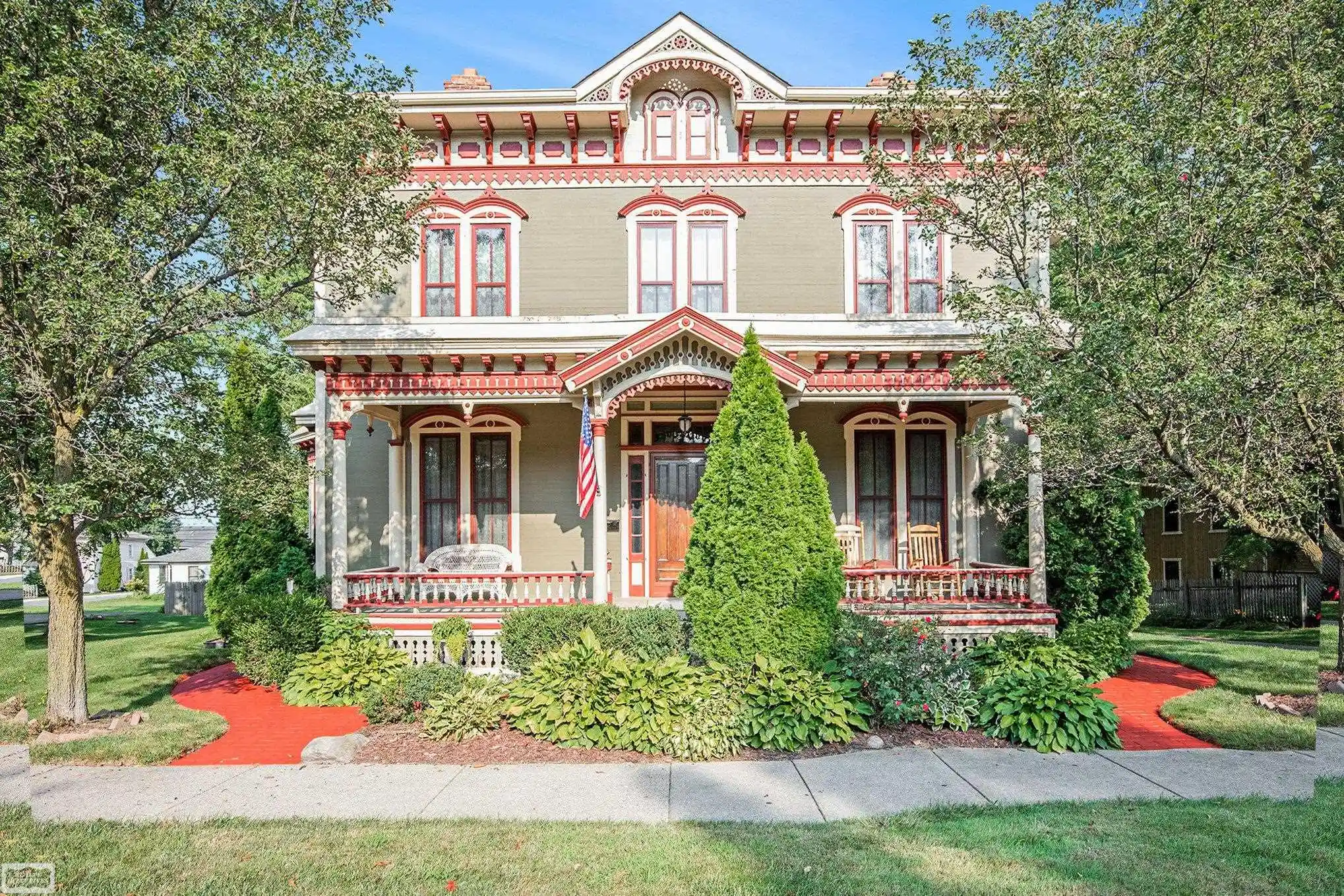 Photo 1 of Single family home for sale at 185 S Main St, Romeo, MI 48065 | MLS# 58050198518 | Listing updated on 2026-10-14