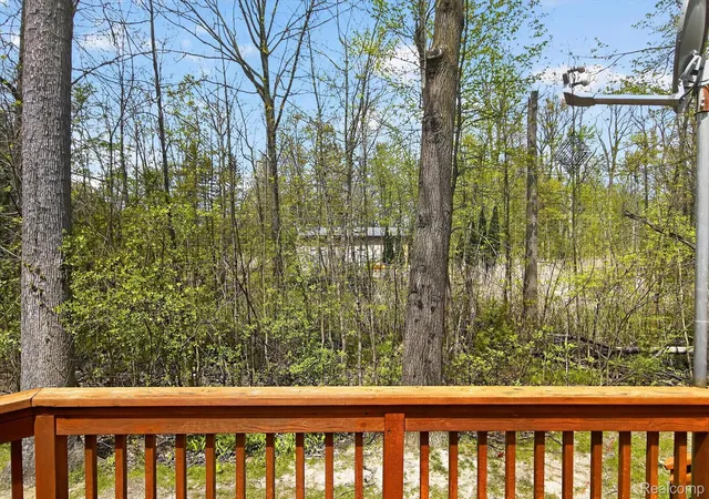 Homes for sale in Wixom City Oakland, MI | 606 Shady Maple Dr, Wixom City Oakland, MI 48393 | MLS# 20261006449