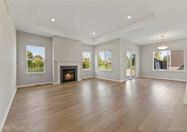 Photo 4 of Single family home for sale at 52120 Wellington Valley Dr, Macomb, MI 48042 | MLS# 20261006781 | Listing updated on 2026-10-16