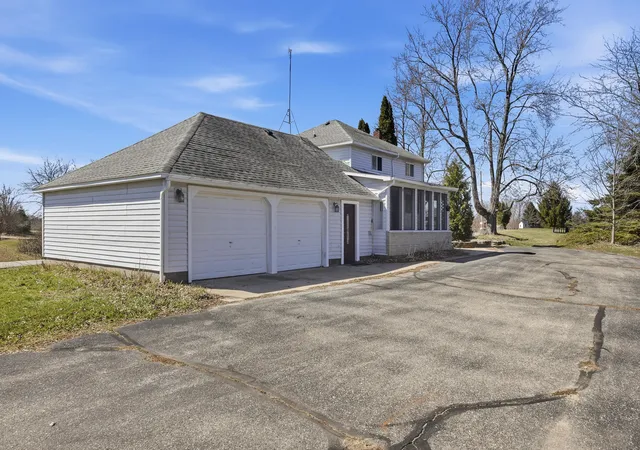 3rd image of 16480 16 Mile Rd, Big Rapids, MI 49307 | MLS# 72026003853