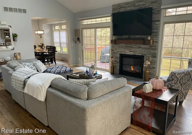 Photo 4 of Condo for sale at 7305 Gateway Dr, West Bloomfield, MI 48322 | MLS# 20261007055 | Listing updated on 2026-07-29