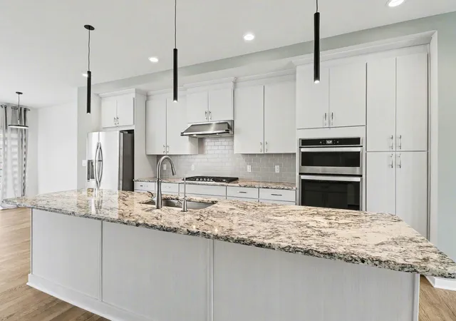 Listing Photo 4 - Condo for sale in building located at 2824 Ridington Rd, Ann Arbor, MI 48105