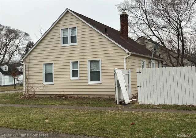 Photo 4 of Single family home for sale at 19775 Kingsville St, Harper Woods, MI 48225 | MLS# 20261007257 | Listing updated on 2026-07-29