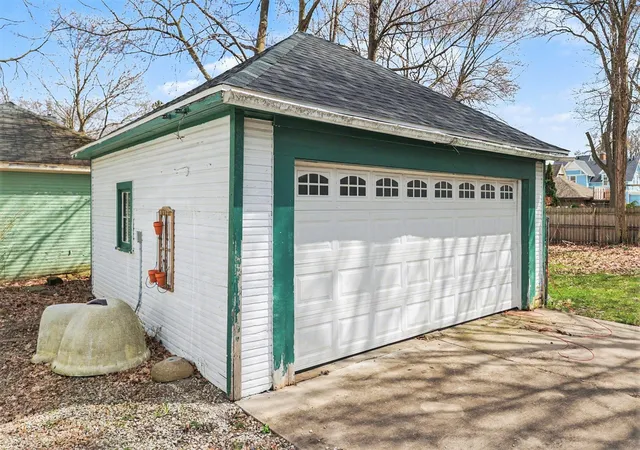 Photo 2 of Single family home for sale at 709 Griswold St, Jackson, MI 49203 | MLS# 62026004061 | Listing updated on 2026-09-28