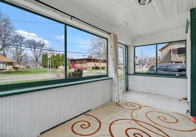Photo 4 of Single family home for sale at 709 Griswold St, Jackson, MI 49203 | MLS# 62026004061 | Listing updated on 2026-09-28