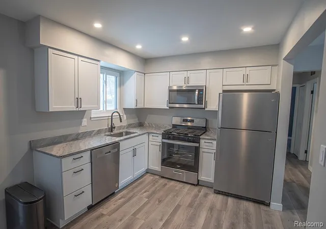 Photo 2 of Single family home for sale at 20401 Luna St, Clinton Township, MI 48035 | MLS# 20261007387 | Listing updated on 2026-08-02