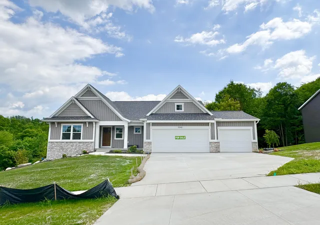 Photo 1 of Single family home for sale at 5940 Valley Point Dr Se, Caledonia, MI 49316 | MLS# 65026004226 | Listing updated on 2026-08-28