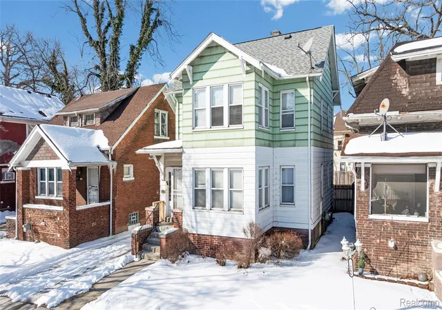 Photo 3 of Multi family home for sale at 5272 Maplewood St, Detroit, MI 48204 | MLS# 20261007652 | Listing updated on 2026-08-23