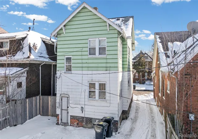 Listing Photo 5 - Condo for sale in building located at 5272 Maplewood St, Detroit, MI 48204