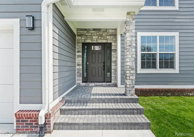 Photo 4 of Single family home for sale at 47260 Dequindre Rd E, Shelby Township, MI 48317 | MLS# 20261007663 | Listing updated on 2026-07-06
