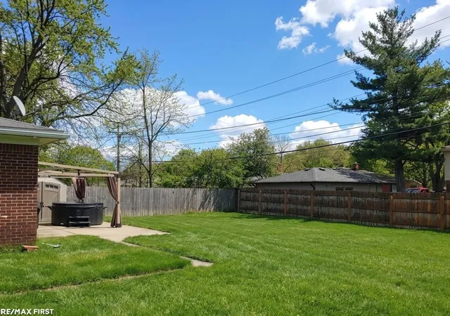 Photo 2 of Single family home for sale at 22324 Spitzley St, Clinton Township, MI 48035 | MLS# 58050198937 | Listing updated on 2026-06-03