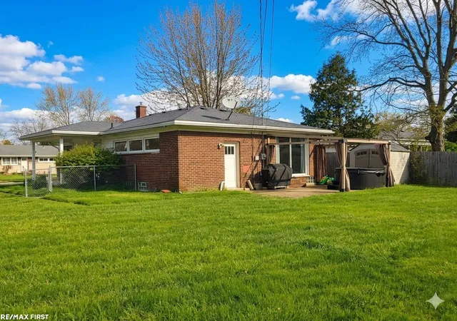 Photo 3 of Single family home for sale at 22324 Spitzley St, Clinton Township, MI 48035 | MLS# 58050198937 | Listing updated on 2026-06-03