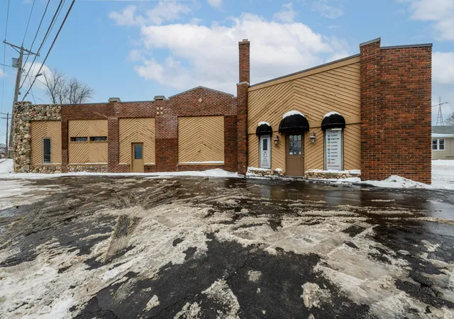 14th image of 1719 Lakeshore Dr, Saint Joseph, MI 49085 | MLS# 69026004365